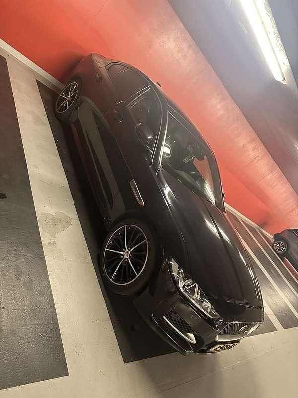 Zwart Gebruikt 2017 Jaguar XE R-Sport Sedan | € 19.950 (Super prijs) - Afbeelding 1/4