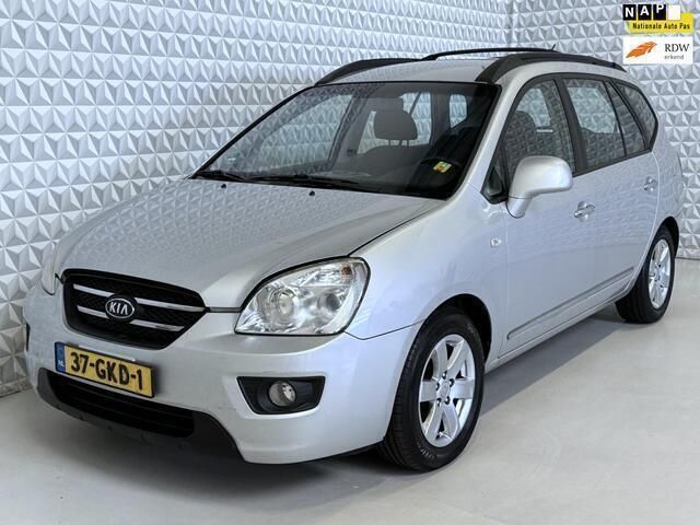 Grijs Gebruikt 2008 Kia Carens 2 MPV | € 1.499 - Afbeelding 1/4