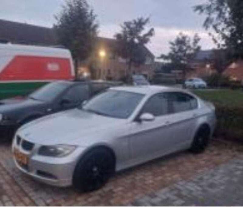 Zilver Gebruikt 2006 BMW 330 Executive Sedan | € 2.000 - Afbeelding 1/4