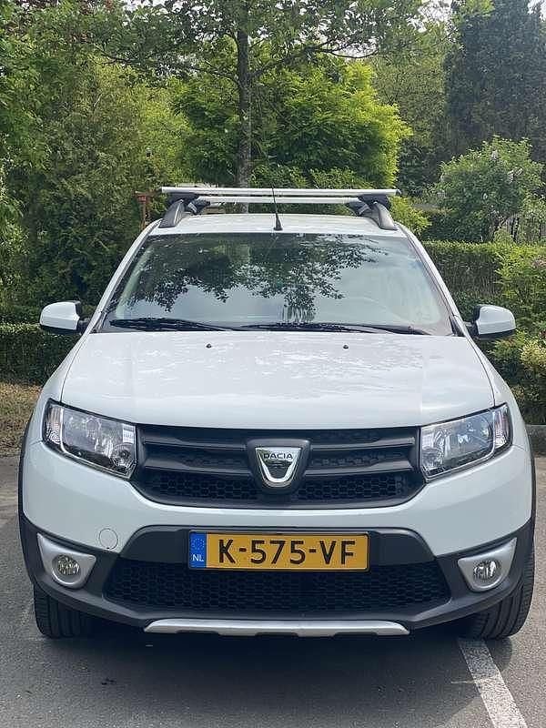 Wit Gebruikt 2015 Dacia Sandero Stepway Hatchback | € 5.999 (Goede deal) - Afbeelding 1/4