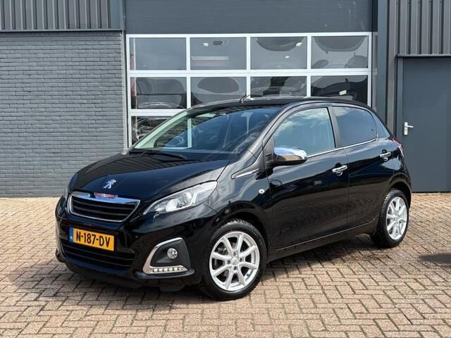 Zwart Gebruikt 2021 Peugeot 108 Allure Hatchback | € 8.999 (Iets duurder) - Afbeelding 1/4