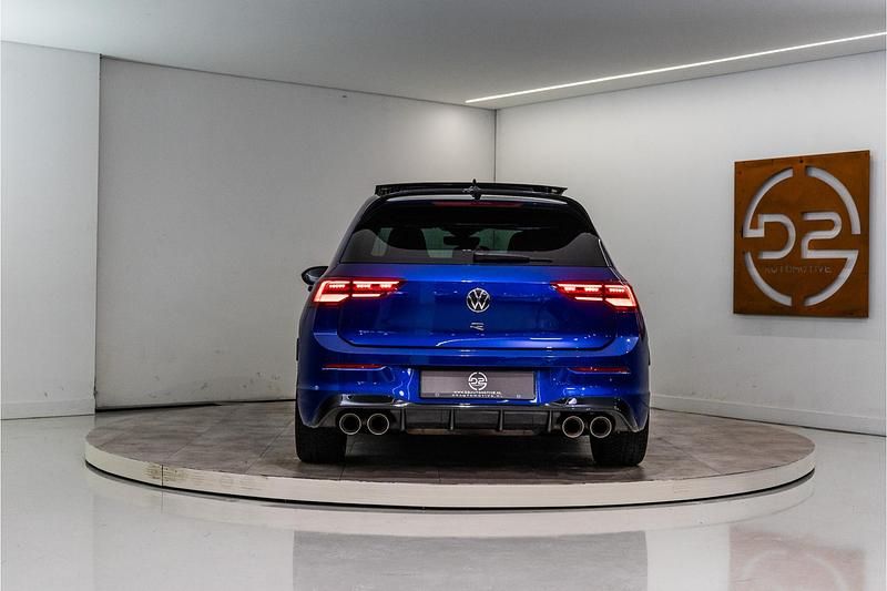 Occasion VW Golf VIII R 333 PK (244 kW) 2025 Blauw Hatchback