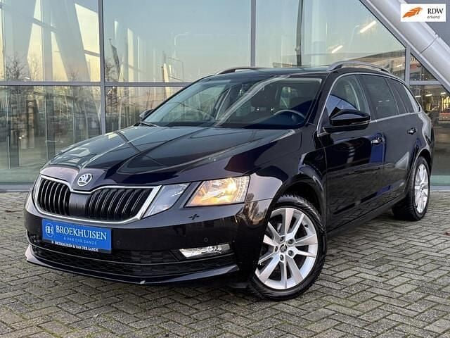 Zwart (metallic) Gebruikt 2017 Skoda Octavia Business Line Stationwagen | € 9.750 (Super prijs) - Afbeelding 1/4