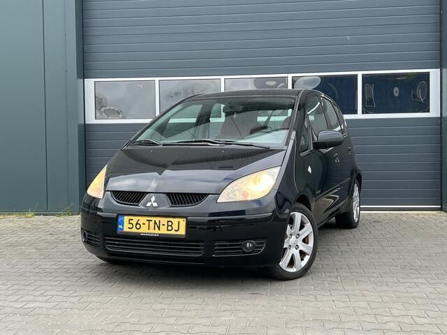 Zwart Gebruikt 2006 Mitsubishi Colt Hatchback | € 1.950 (Eerlijke prijs) - Afbeelding 1/4