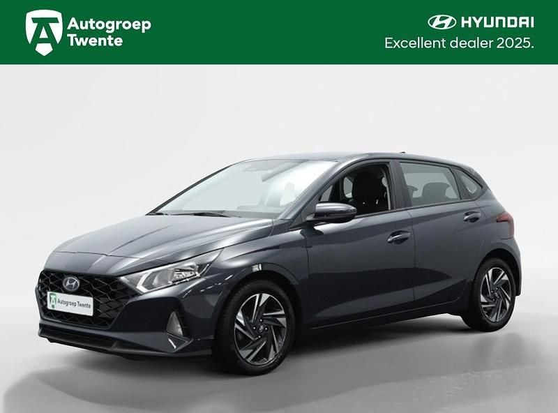 Grijs Gebruikt 2023 Hyundai i20 Comfort Hatchback | € 17.645 (Eerlijke prijs) - Afbeelding 1/4