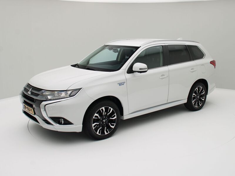 Wit Gebruikt 2015 Mitsubishi Outlander Instyle SUV | € 16.000 - Afbeelding 1/3