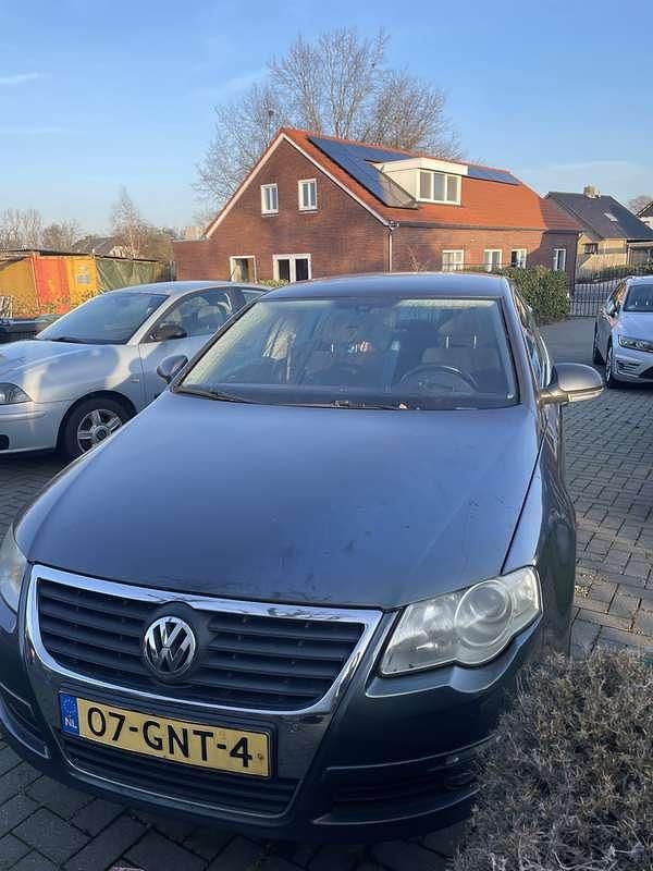 Occasion 2008 VW Passat Comfortline Sedan | € 800 (Super prijs) - Afbeelding 1/4