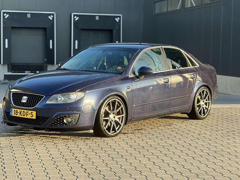 Blauw Gebruikt 2009 Seat Exeo Sedan | € 3.995 - Afbeelding 1/4