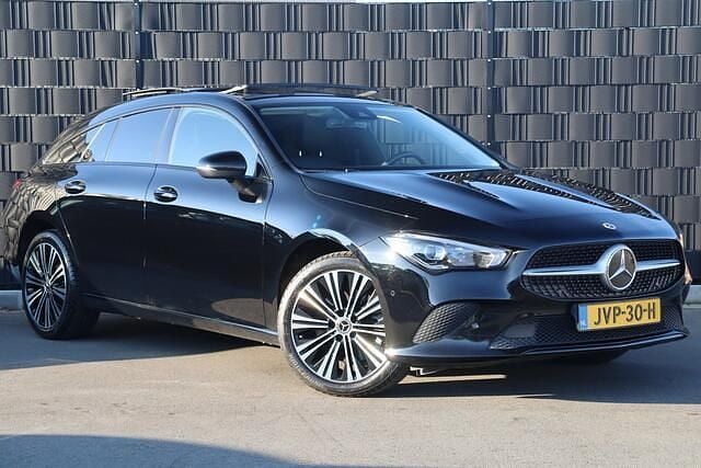Occasion Mercedes CLA250 Shooting Brake Luxury 218 PK (160 kW) 2022 Zwart Stationwagen