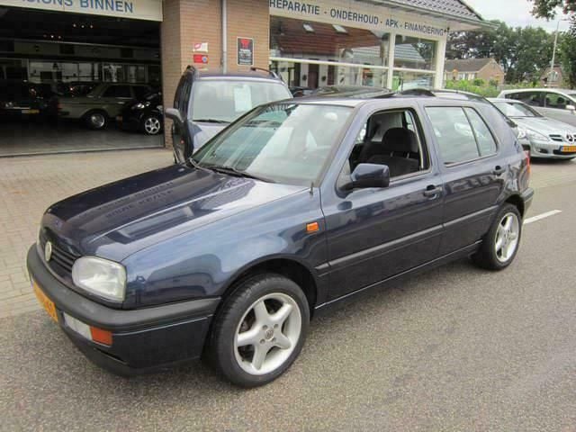 Blauw Gebruikt 1993 VW Golf III Hatchback | € 1.950 - Afbeelding 1/4