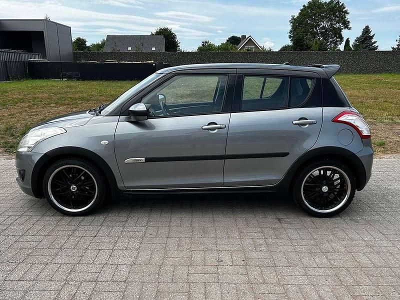 Zilver Gebruikt 2011 Suzuki Swift Comfort Hatchback | € 4.950 (Eerlijke prijs) - Afbeelding 1/4