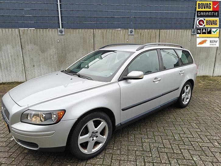 Grijs Gebruikt 2004 Volvo V50 Kinetic Stationwagen | € 1.250 (Eerlijke prijs) - Afbeelding 1/4