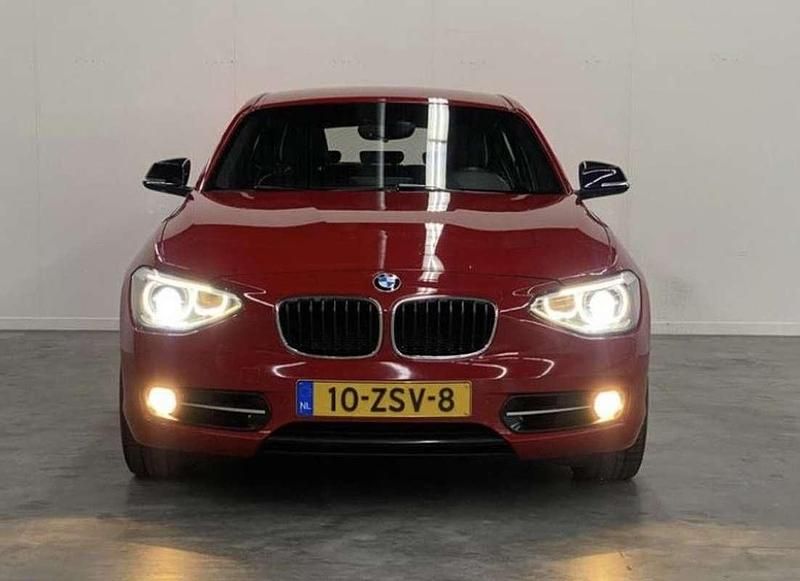 Rood Gebruikt 2013 BMW 118 Coupé Coupé | € 7.850 - Afbeelding 1/4