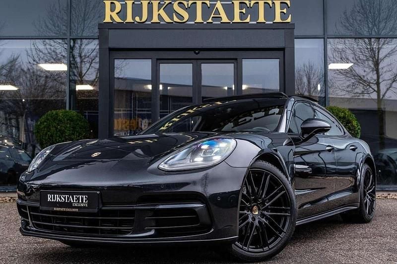 Grijs Occasion 2017 Porsche Panamera Sedan | € 54.900 (Super prijs) - Afbeelding 1/4