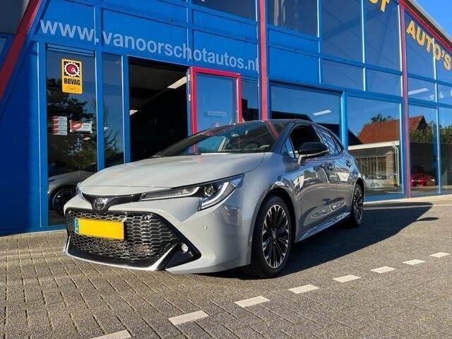 Grijs Gebruikt 2020 Toyota Corolla Plus Hatchback | € 23.750 (Eerlijke prijs) - Afbeelding 1/4