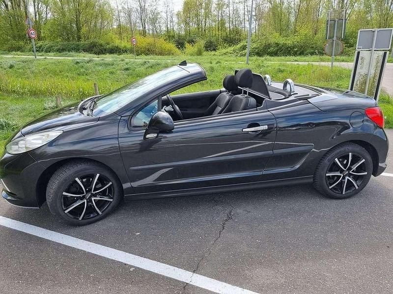 Zwart Gebruikt 2007 Peugeot 207 Cabriolet | € 1.499 (Goede deal) - Afbeelding 1/4