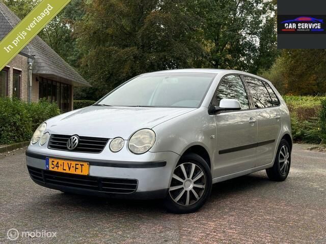 Grijs Gebruikt 2003 VW Polo Hatchback | € 1.599 (Eerlijke prijs) - Afbeelding 1/4