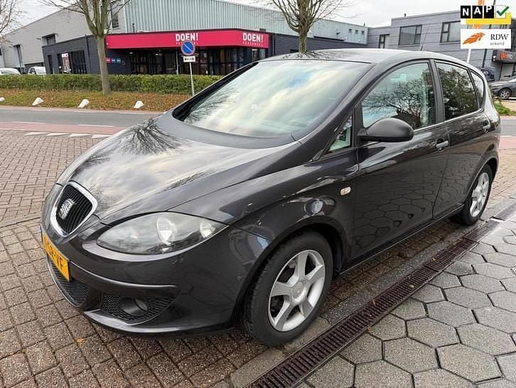 Zwart Gebruikt 2006 Seat Altea Reference MPV | € 2.250 (Goede deal) - Afbeelding 1/4