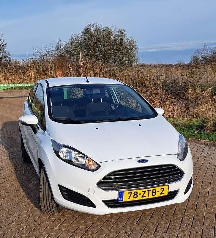 Wit Gebruikt 2013 Ford Fiesta Style Hatchback | € 2.250 (Super prijs) - Afbeelding 1/4