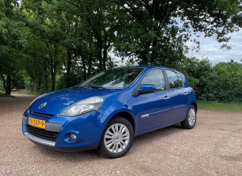 Blauw Gebruikt 2010 Renault Clio II Collection Hatchback | € 5.300 (Duur) - Afbeelding 1/4