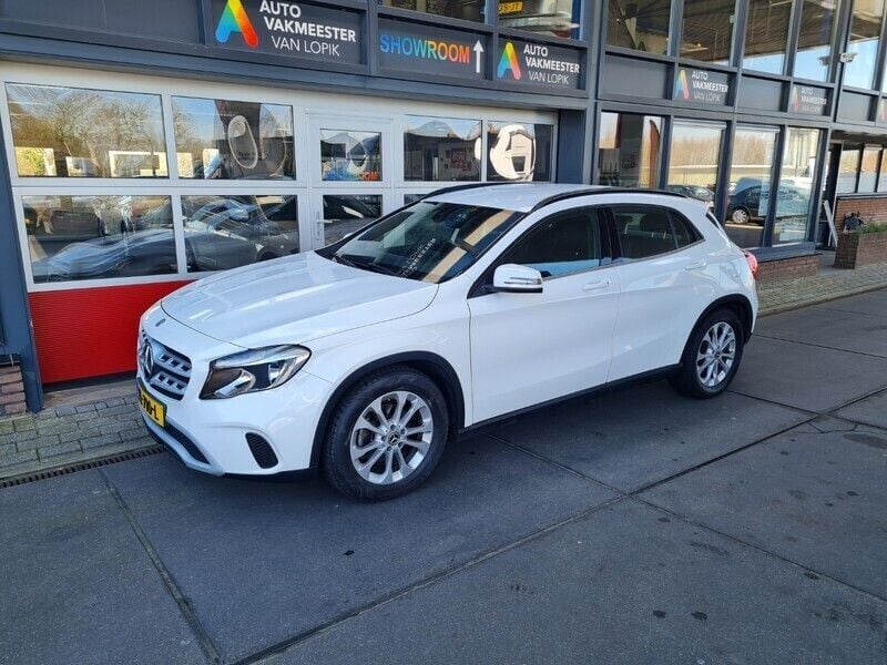 Wit Gebruikt 2019 Mercedes GLA180 Business SUV | € 24.495 (Eerlijke prijs) - Afbeelding 1/4