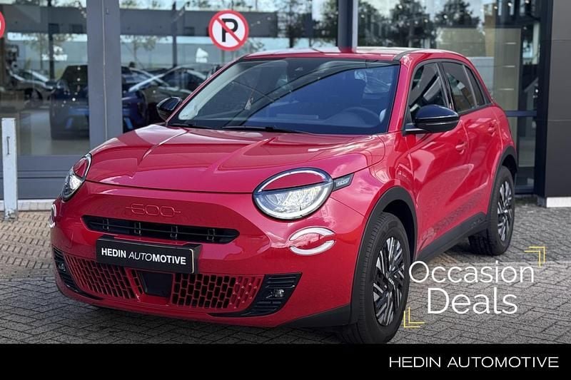 Rood Occasion 2024 Fiat 600E Red SUV | € 23.745 (Eerlijke prijs) - Afbeelding 1/4