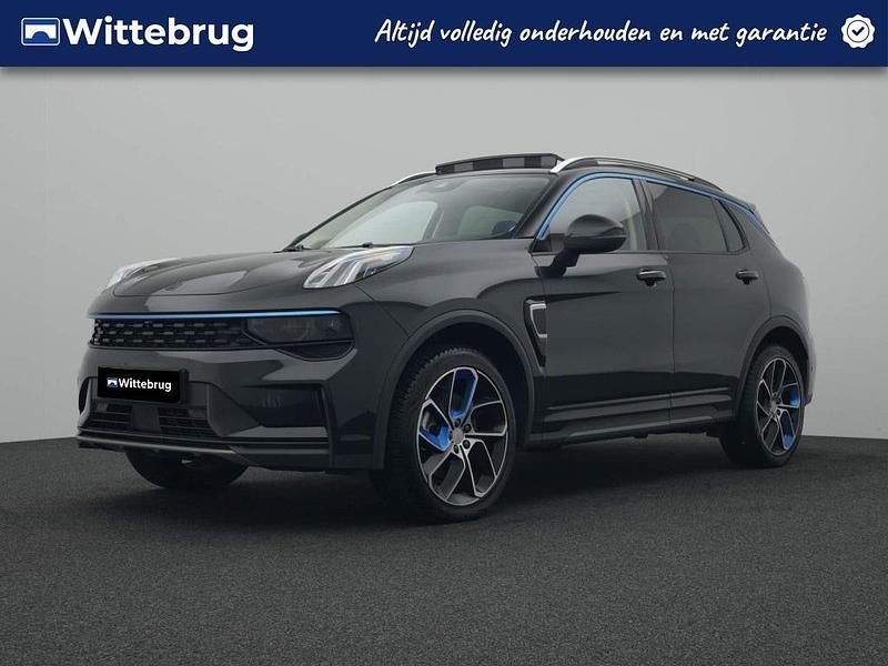 Zwart, metallic lak Gebruikt 2023 Lynk & Co 01 SUV | € 30.425 (Iets duurder) - Afbeelding 1/3