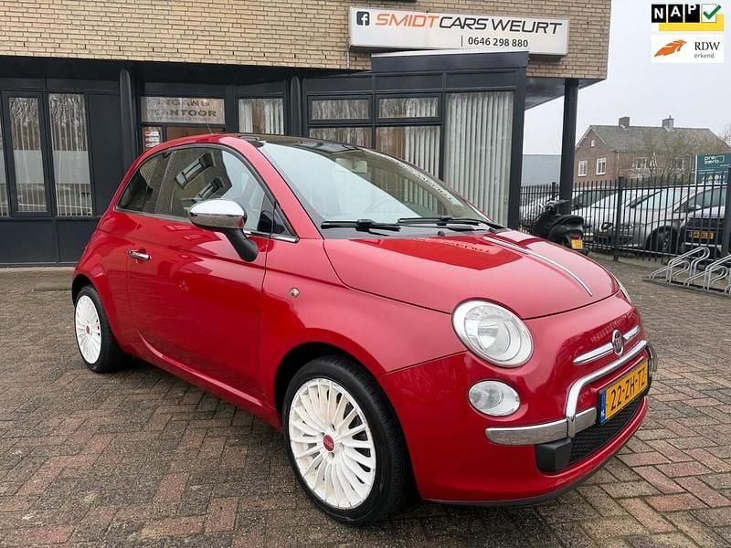 Rood Occasion 2008 Fiat 500 Lounge Hatchback | € 3.750 (Goede deal) - Afbeelding 1/4