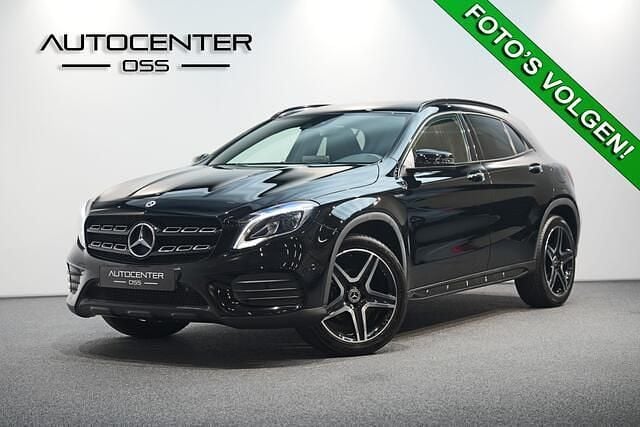 Zwart Gebruikt 2018 Mercedes GLA200 AMG SUV | € 22.945 (Eerlijke prijs) - Afbeelding 1/4