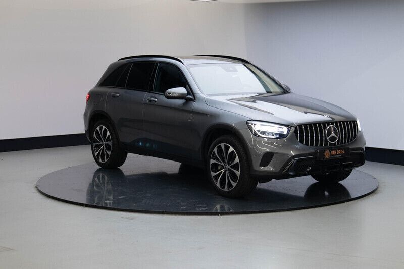 Grijs Gebruikt 2020 Mercedes GLC300e Advantage SUV | € 42.735 (Eerlijke prijs) - Afbeelding 1/4