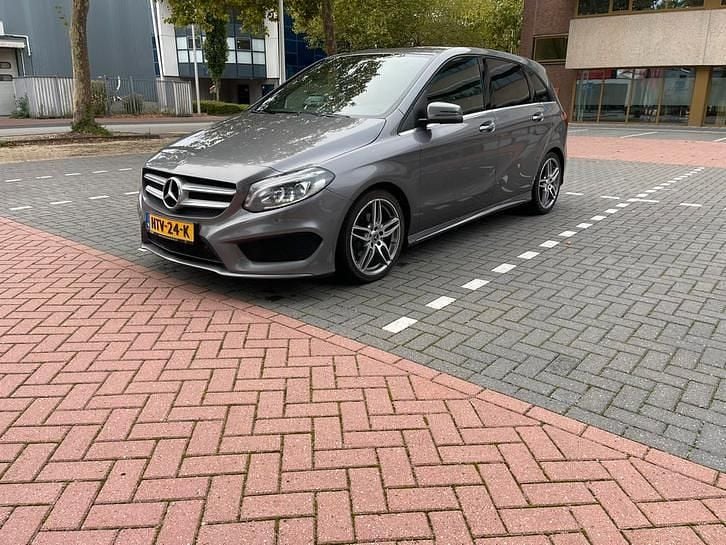 Gebruikt 2018 Mercedes B180 MPV | € 13.500 (Goede deal) - Afbeelding 1/4