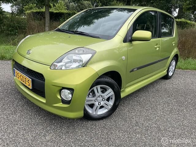 Groen Gebruikt 2008 Daihatsu Sirion Hatchback | € 2.899 (Eerlijke prijs) - Afbeelding 1/4