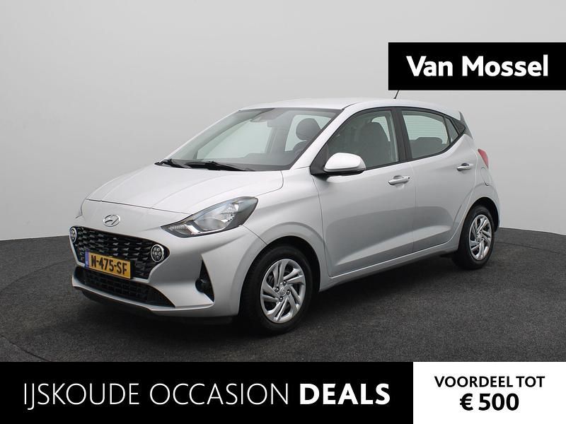 Grijs Occasion 2022 Hyundai i10 Comfort Hatchback | € 11.640 (Eerlijke prijs) - Afbeelding 1/4
