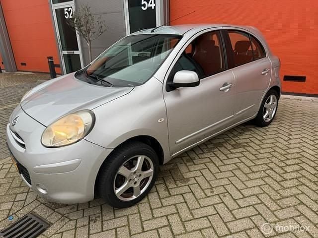Grijs (metallic) Occasion 2011 Nissan Micra Acenta Hatchback | € 1.850 (Super prijs) - Afbeelding 1/4