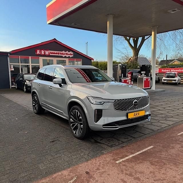 Occasion Volvo XC90 Plus 311 PK (228 kW) 2025 Grijs (parellak) SUV