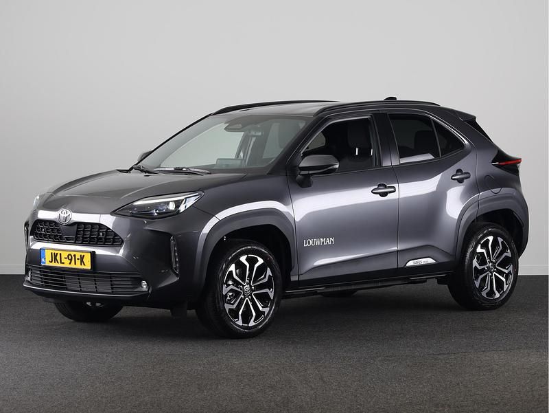 Grijs Gebruikt 2025 Toyota Yaris Cross Comfort SUV | € 36.285 - Afbeelding 1/3