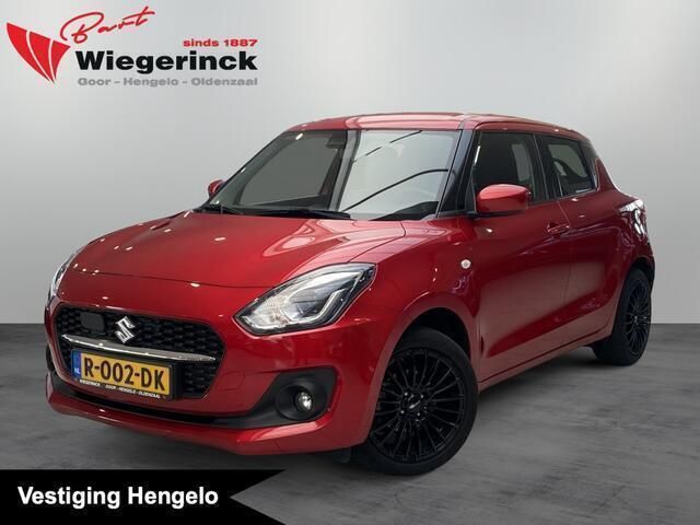 Rood Gebruikt 2022 Suzuki Swift Hatchback | € 21.894 (Iets duurder) - Afbeelding 1/4