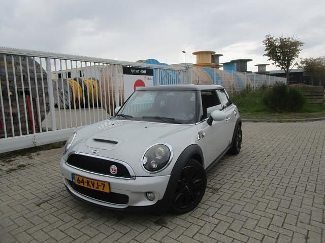 Wit Gebruikt 2010 Mini Cooper S Hatchback | € 4.950 (Eerlijke prijs) - Afbeelding 1/4