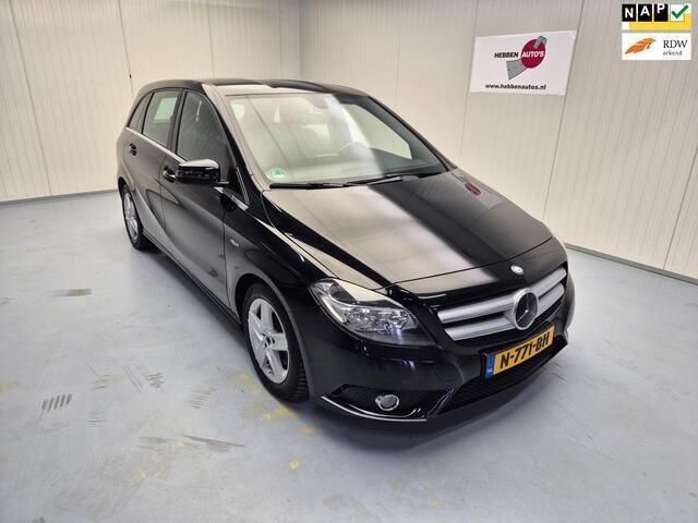 Zwart Gebruikt 2012 Mercedes B180 Ambition MPV | € 11.940 (Eerlijke prijs) - Afbeelding 1/4
