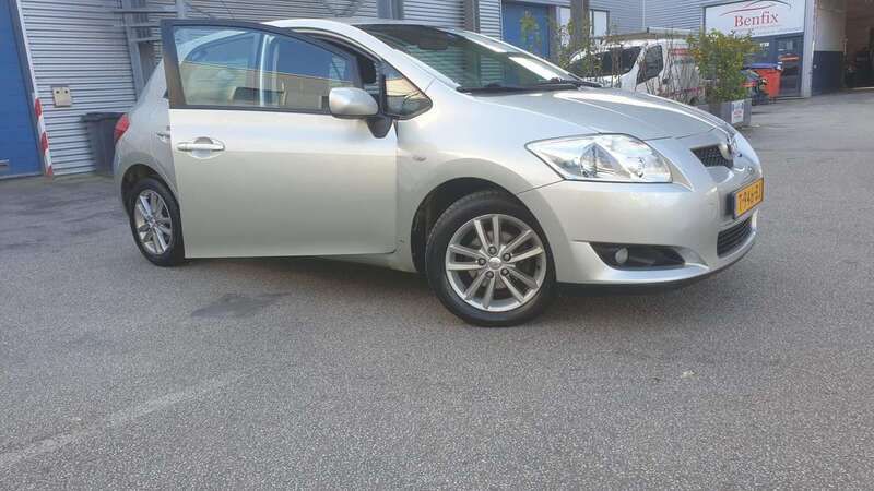 Occasion Toyota Auris 124 PK (91 kW) 2009 Grijs Hatchback