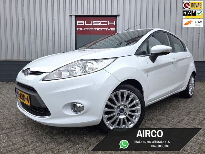 Wit Gebruikt 2010 Ford Fiesta Titanium Hatchback | € 5.495 (Eerlijke prijs) - Afbeelding 1/3
