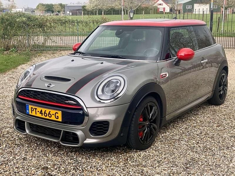 Zilver Gebruikt 2017 Mini John Cooper Works Hatchback | € 18.750 (Goede deal) - Afbeelding 1/4