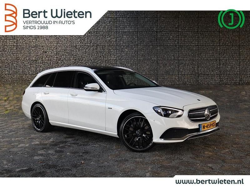 Wit Gebruikt 2020 Mercedes E300 AMG Stationwagen | € 34.495 (Eerlijke prijs) - Afbeelding 1/3