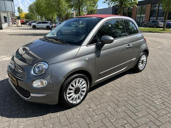 Grijs, metallic lak Gebruikt 2018 Fiat 500C Lounge Cabriolet | € 10.495 (Eerlijke prijs) - Afbeelding 1/4