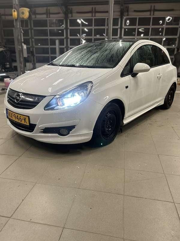Wit Occasion 2011 Opel Corsa Edition MPV | € 2.999 (Eerlijke prijs) - Afbeelding 1/4