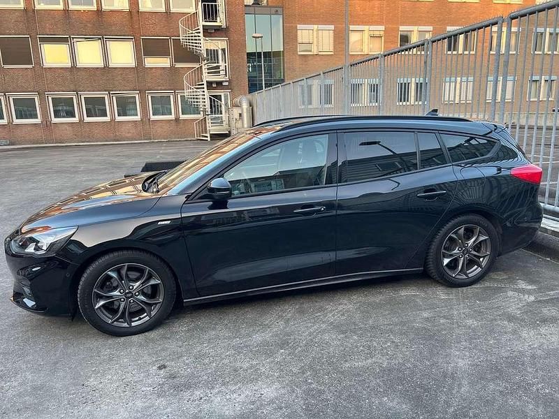 Zwart Gebruikt 2020 Ford Focus ST Stationwagen | € 15.950 (Super prijs) - Afbeelding 1/4