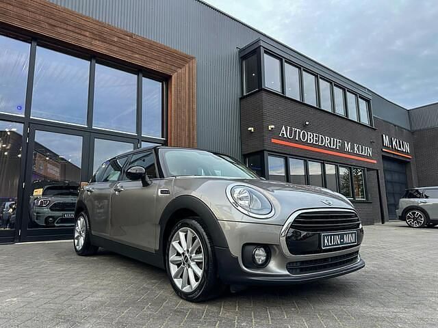Grijs Gebruikt 2016 Mini Cooper Clubman Business Stationwagen | € 13.850 (Eerlijke prijs) - Afbeelding 1/4