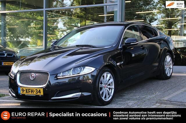 Zwart Gebruikt 2014 Jaguar XF Sedan | € 5.795 (Eerlijke prijs) - Afbeelding 1/4