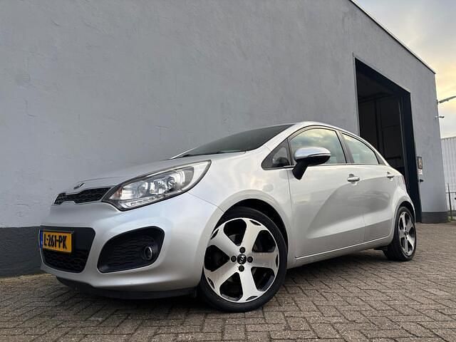Occasion Kia Rio Comfort 86 PK (63 kW) 2014 Grijs Hatchback