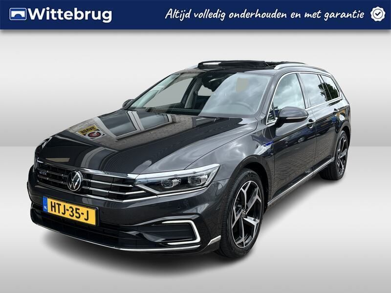 Grijs Gebruikt 2022 VW Passat Business Stationwagen | € 29.950 (Iets duurder) - Afbeelding 1/2
